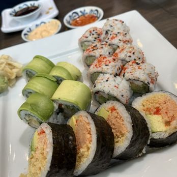 Sushi Shop - Dragon Roll, Ebi Maki and Snow Crab - Sushi Bars Near Me - East Gwillimbury, Ontario Sushi Shop - Dragon Roll, Ebi Maki and Snow Crab - Sushi Bars Near Me - East Gwillimbury, Ontario
