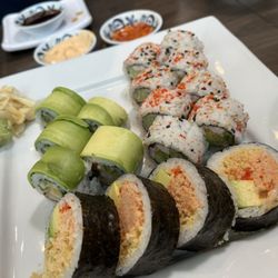 Sushi Shop - Dragon Roll, Ebi Maki and Snow Crab