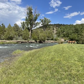 Dennis Weaver Memorial Park - Picnic area off trail - Parks Near Me - Ridgway, Colorado