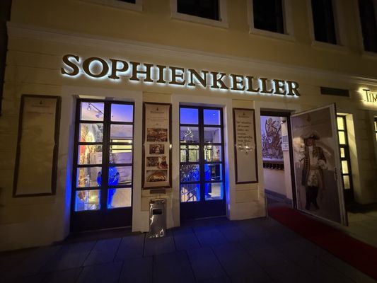 Sophienkeller im Taschenbergpalais by null