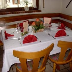 Weinstüble am Helfenberg  Fam. Binder - Festlich eingedeckt