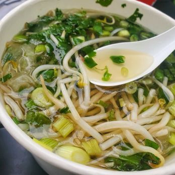 PhoWheels at The Water Park - Oxtail broth, substantial and flavorful - Vietnamese Near Me - Arlington, Virginia