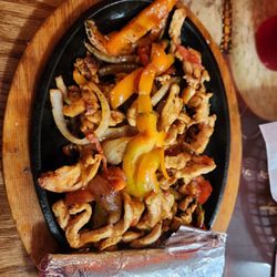 El Mariachi 2 - Chicken fajitas with all the fixings.