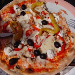 Rafih - sehr leckere Pizza aus dem Steinbackofen, richtig frisch