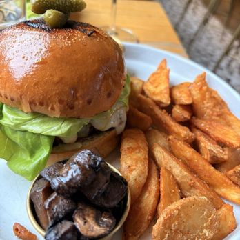 Julii - Julii Burger - French Near Me - North Bethesda, Maryland Julii - Julii Burger - French Near Me - North Bethesda, Maryland