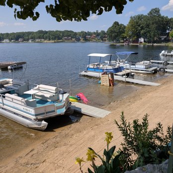 Crooked Lake Resort - Beachfront with rental pontoons - Hotels Near Me - Lake, Michigan Crooked Lake Resort - Beachfront with rental pontoons - Hotels Near Me - Lake, Michigan