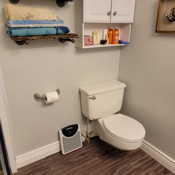 B&R cleaning - There is nothing like having a clean barhroom!! - Home Cleaning Near Me B&R cleaning - There is nothing like having a clean barhroom!! - Home Cleaning Near Me