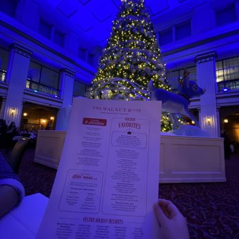 The Marshall Field's Walnut Room - Great tree - American Near Me - Chicago, Illinois