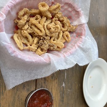 Lakeside Bar & Grill - Fried Calamari & Marinara - American Near Me - Lanesborough, Massachusetts