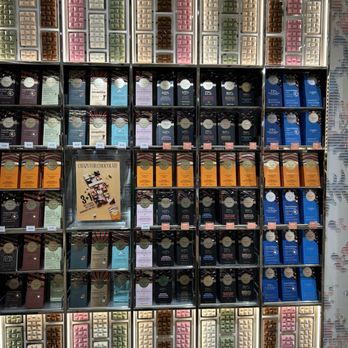 Venchi - Chocolate bars for sale - Gelato Near Me - Garden City, New York