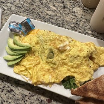 Big Bear Bistro - Omelet with sausage and mixed greens - Breakfast & Brunch Near Me - Vail, Colorado