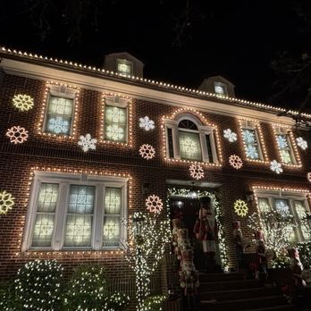 Dyker Heights Christmas Lights - Bus Tours Near Me Dyker Heights Christmas Lights - Bus Tours Near Me