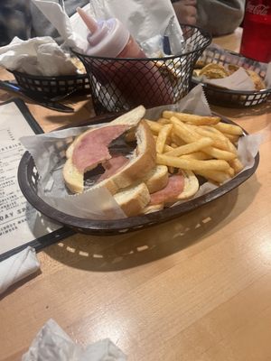 Rosie's Restaurant & Pub by null