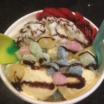 Q Tea Tapas - Sweet milk shaved ice with strawberries and mochi - Bubble Tea Near Me - Fort Lee, New Jersey Q Tea Tapas - Sweet milk shaved ice with strawberries and mochi - Bubble Tea Near Me - Fort Lee, New Jersey