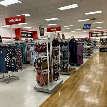 TJ Maxx - Inside - Department Stores Near Me - Fort Myers, Florida TJ Maxx - Inside - Department Stores Near Me - Fort Myers, Florida