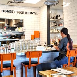 Matt’s Big Breakfast - Arrowhead - Hardworking staff is pleasant and restaurant is very clean