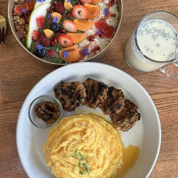 Tanzie's - Jasmine Thai tea chia bowl and chicken sausage with lava egg - Salad Near Me - Berkeley, California