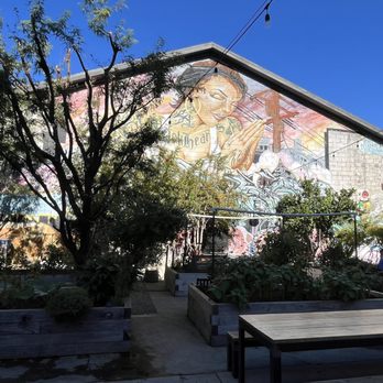 Manuela - Garden Area - New American Near Me - Los Angeles, California