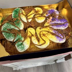 Dolce Bakeshop - Cookie Butter/ Cream Cheese King Cake