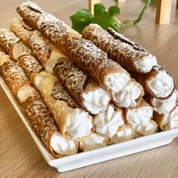 International Coffee & Bakery - Mini Cannoli's