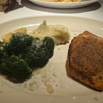 Gulfstream - The salmon - I enjoyed the flavor and the lightness of the sides. - New American Near Me - Newport Beach, California Gulfstream - The salmon - I enjoyed the flavor and the lightness of the sides. - New American Near Me - Newport Beach, California