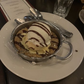 Wildfire - Warm Chocolate Chip Cookie Skillet - American Near Me - Glenview, Illinois