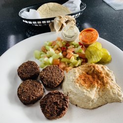 Saba's Restaurant - Falafel plate with babaganoush in place of hummus