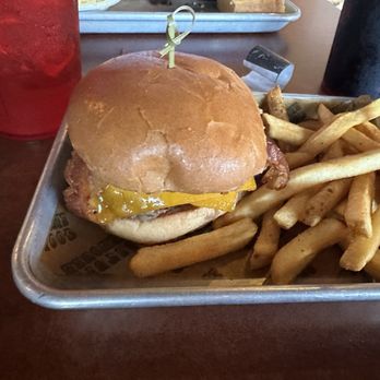 Goodstuff Smokehouse - Cheddar burger - Barbeque Near Me - Blackstone, Massachusetts