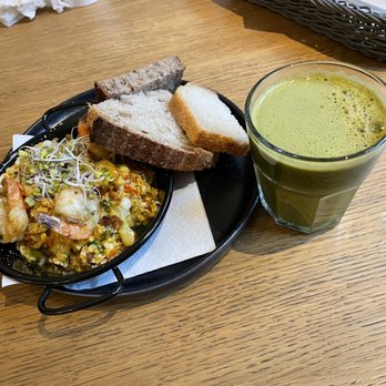 Mo-ja Cafe - Scrambled eggs paella and Green energy. - Breakfast & Brunch Near Me - Kraków, Massachusetts Mo-ja Cafe - Scrambled eggs paella and Green energy. - Breakfast & Brunch Near Me - Kraków, Massachusetts