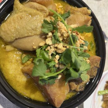 Snack & Go - Vermicelli Chicken Curry Noodle Soup (can choose noodles or bread) - Vietnamese Near Me - Clive, Iowa