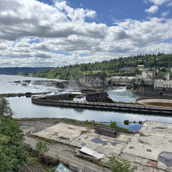 McLoughlin Promenade - View of Willamette Falls - Parks Near Me - Oregon City, Oregon McLoughlin Promenade - View of Willamette Falls - Parks Near Me - Oregon City, Oregon