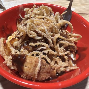 Sonny's BBQ - Bbq bowl Mac & cheese, tots, chicken tenders, onion strings, bacon, and bbq sauce - Barbeque Near Me - Apopka, Florida Sonny's BBQ - Bbq bowl Mac & cheese, tots, chicken tenders, onion strings, bacon, and bbq sauce - Barbeque Near Me - Apopka, Florida