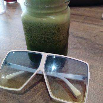 Mr. Stacks Cicero - Oh let me not forget this kale refresher. Damced on my tongue. - Breakfast & Brunch Near Me - Chicago, Illinois