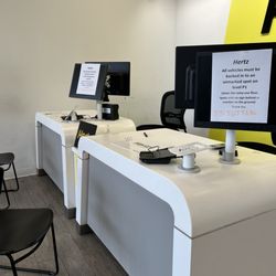 Hertz Rent A Car - Small lobby
