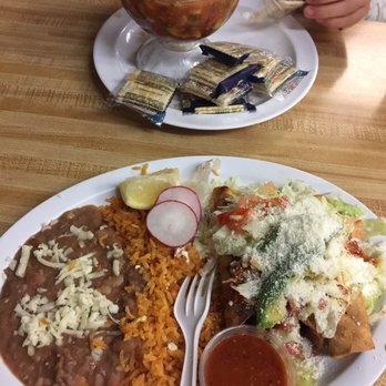 La Mejor Taqueria - Mmmtip the lady's that prepare your food - Mexican Near Me - San Jose, California La Mejor Taqueria - Mmmtip the lady's that prepare your food - Mexican Near Me - San Jose, California