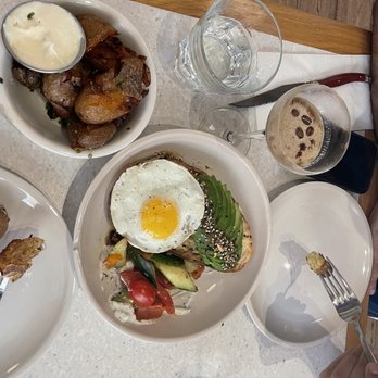 Dandy - Potatoes, espresso martini, and breakfast bowl - Breakfast & Brunch Near Me - Montreal, Quebec