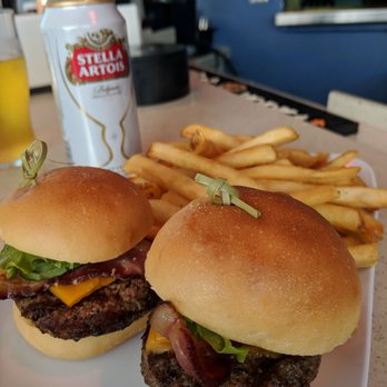 Salty Siren - Burger appetizer - American Near Me - Fort Lauderdale, Florida Salty Siren - Burger appetizer - American Near Me - Fort Lauderdale, Florida