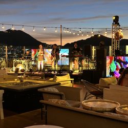 The Rooftop 360 - Live music