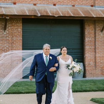 Carole Kenney Design - A moment for the veil Carole created!!! - Bridal Near Me - Sacramento, California Carole Kenney Design - A moment for the veil Carole created!!! - Bridal Near Me - Sacramento, California