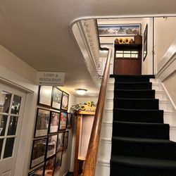 Cute interior breezeway