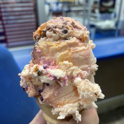 Handel's Homemade ice cream - Small cotton candy cone