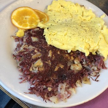 Banners Restaurant - Corned beef hash and scrambled eggs - Breakfast & Brunch Near Me - Conway, New Hampshire
