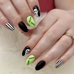 Velvet Nails By Sussan Celis