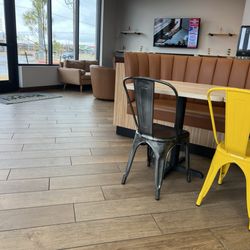 Old School Bagel Cafe - Main lobby