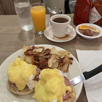 Lou Mitchell's - Traditional Eggs Benedict. - Breakfast & Brunch Near Me - Chicago, Illinois