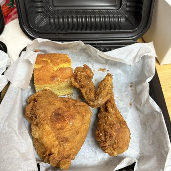 Modern Southern Table - Fried 2 pcs Chicken Basket - Southern Near Me - Columbus, Ohio Modern Southern Table - Fried 2 pcs Chicken Basket - Southern Near Me - Columbus, Ohio