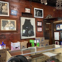 Iron Works Barbecue - Cool atmosphere