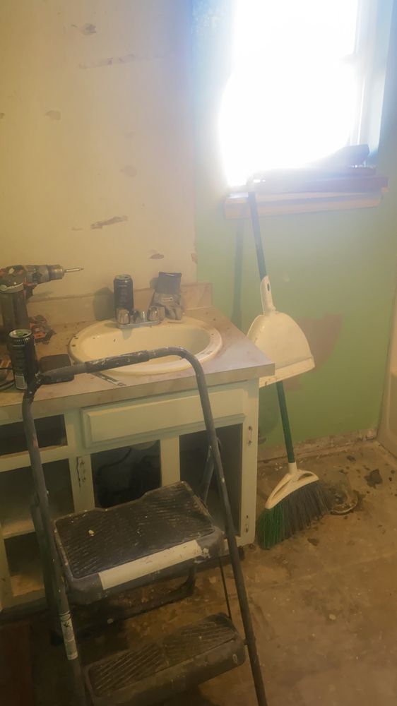 Slide of E&A Handyman and Plumbing Services