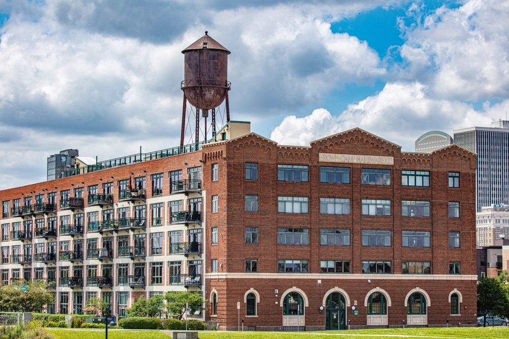 CHRIS FULTZ IOWA REALTY Updated June 2024 3521 Beaver Ave, Des