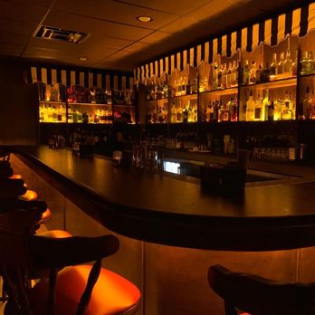 Fox’s Lounge - Dive Bars Near Me - Miami, Florida